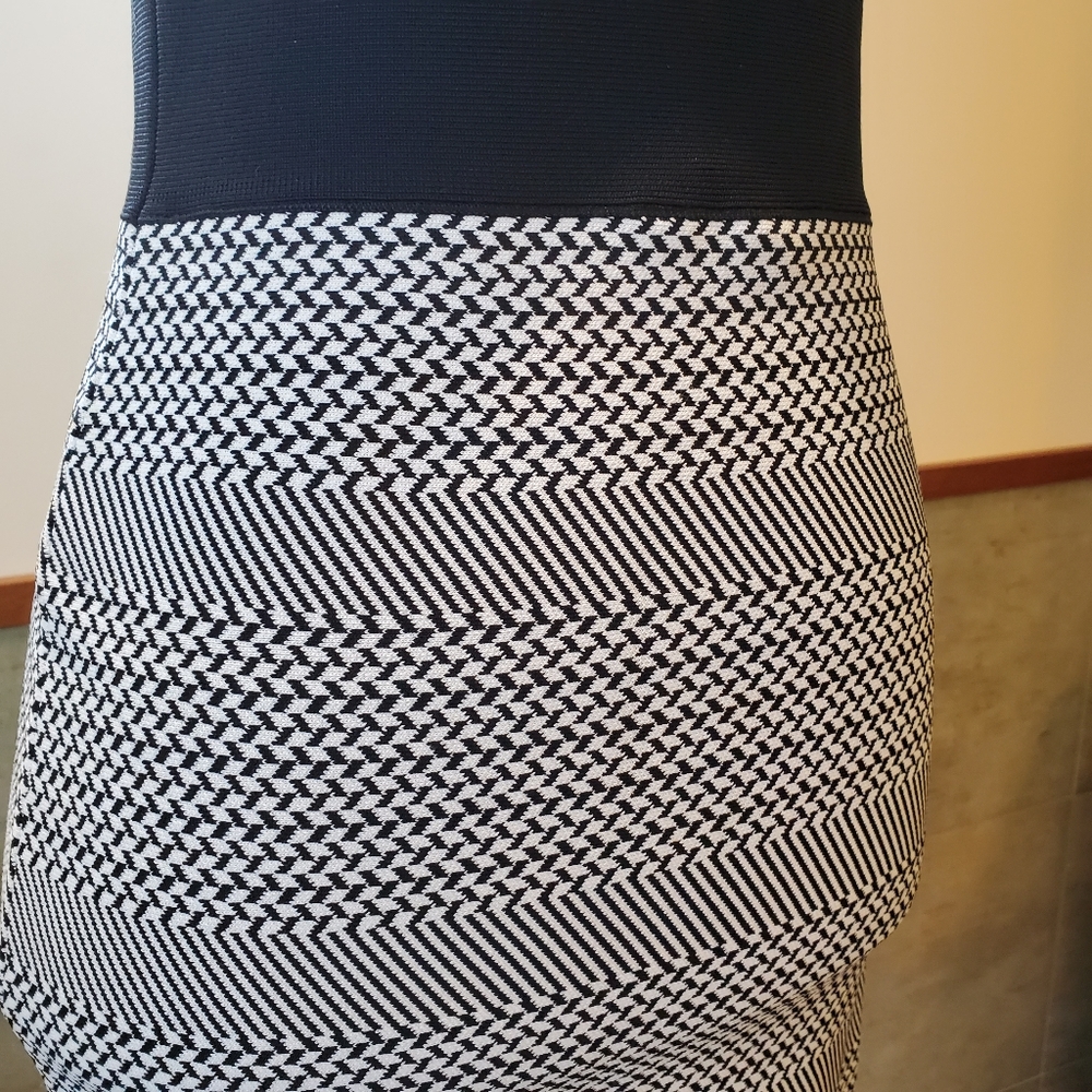 BCBG Mini - Picture 2 of 6
